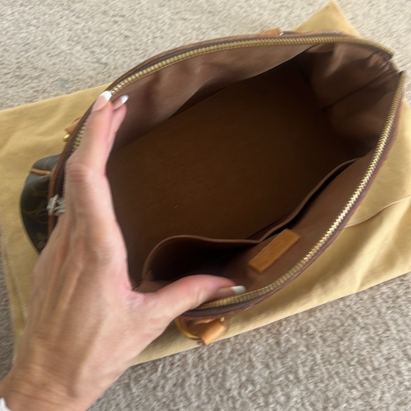 Louis Vuitton Tivoli PM  see photos. Still have box, receipt and bag protector. - Picture 11 of 15